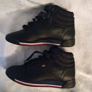 Reebok Freestyle classic Hi Women's Retro Blck/red